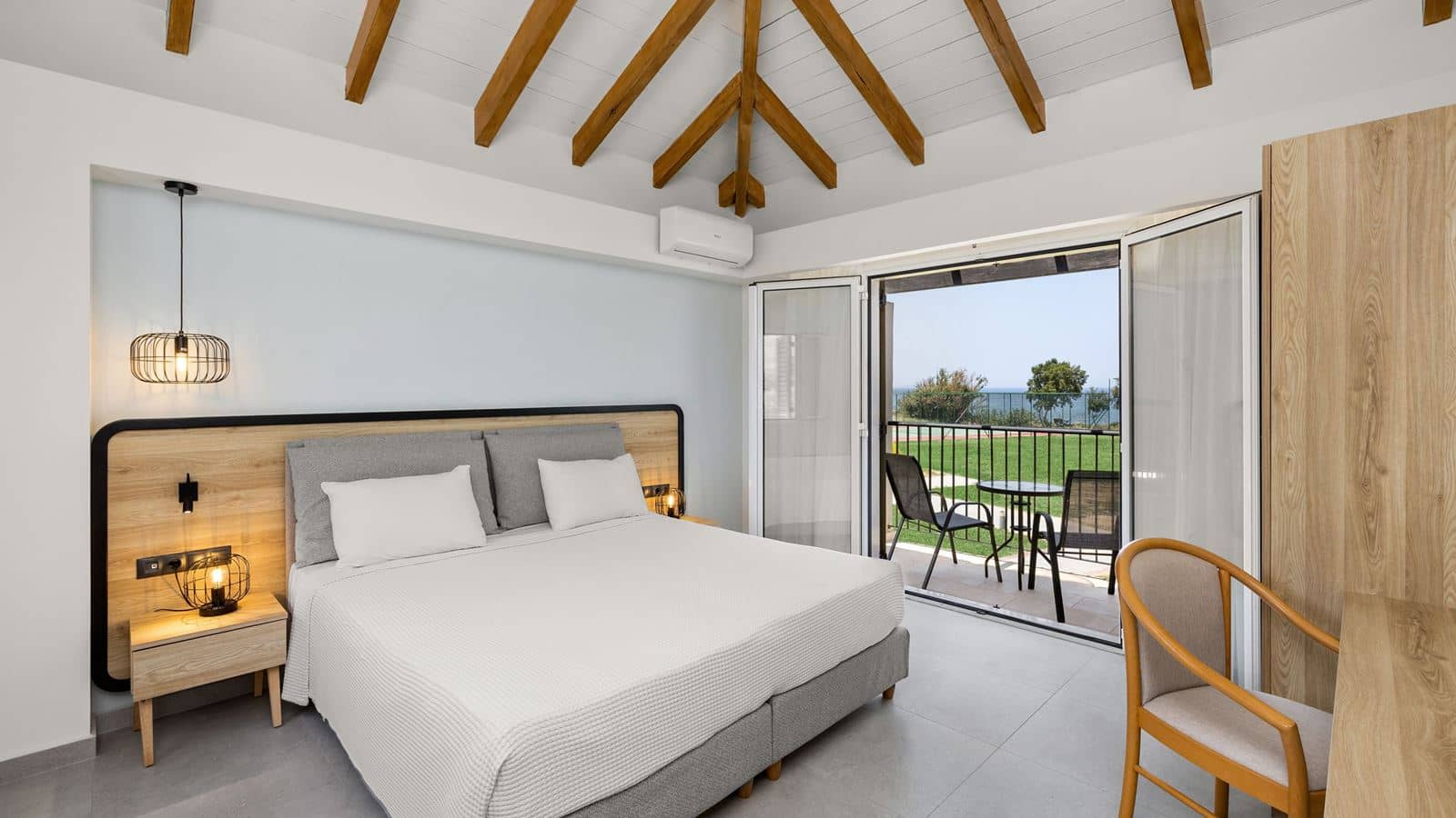 rooms-superior-side-sea-view