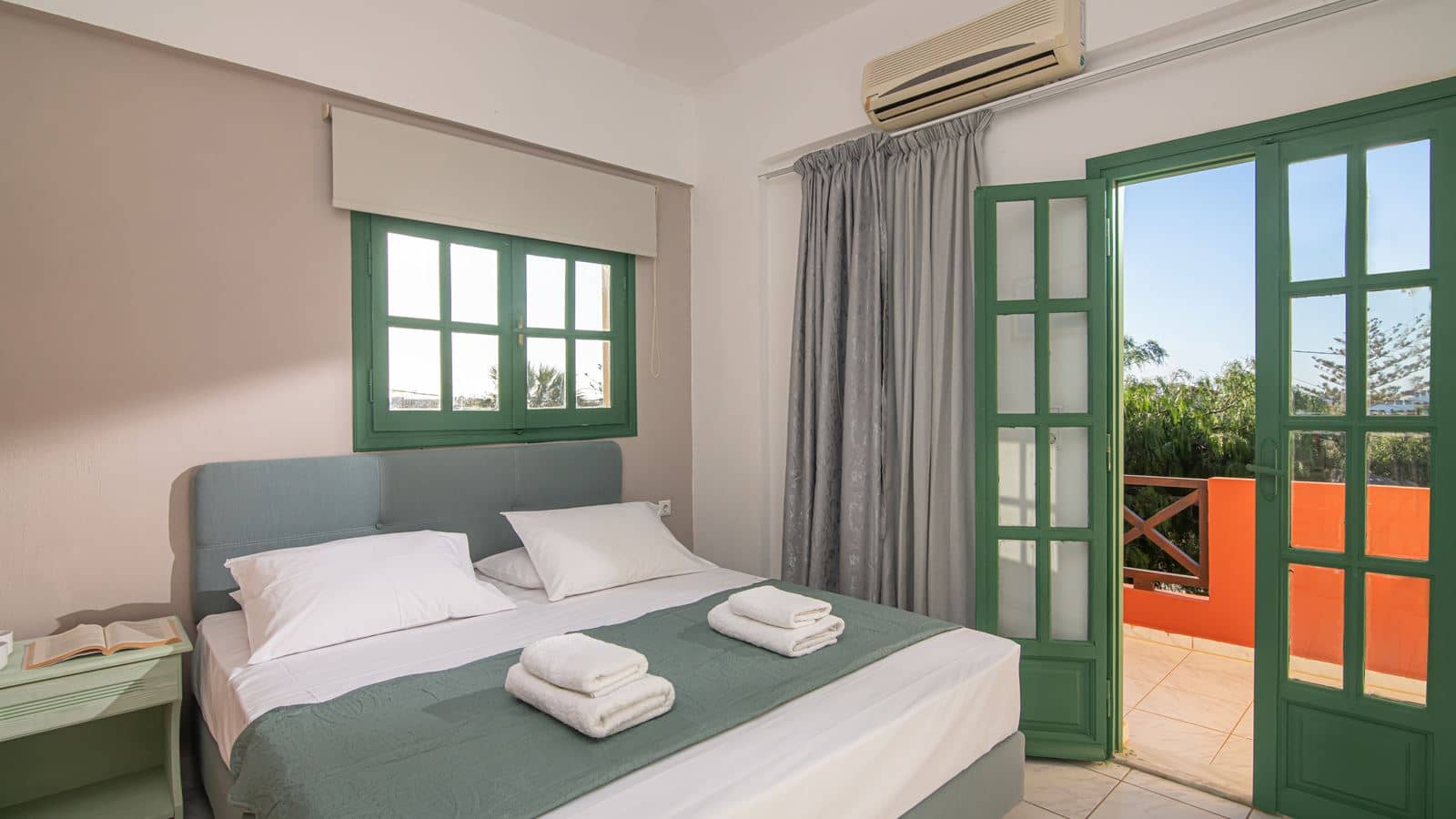 rooms-one-bedroom-apartment-with-garden-or-pool-view