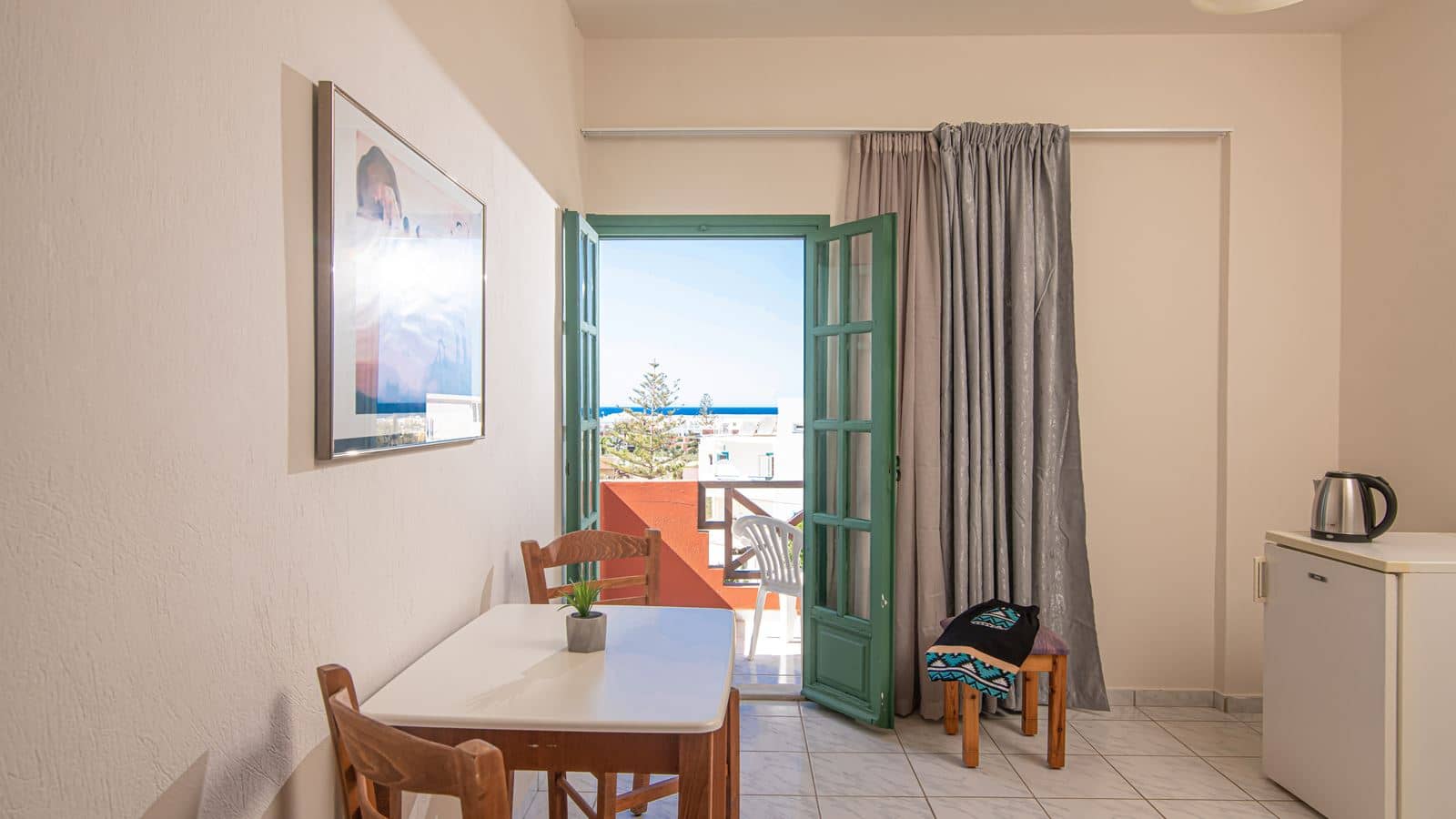 rooms-one-bedroom-apartment-with-garden-or-pool-view