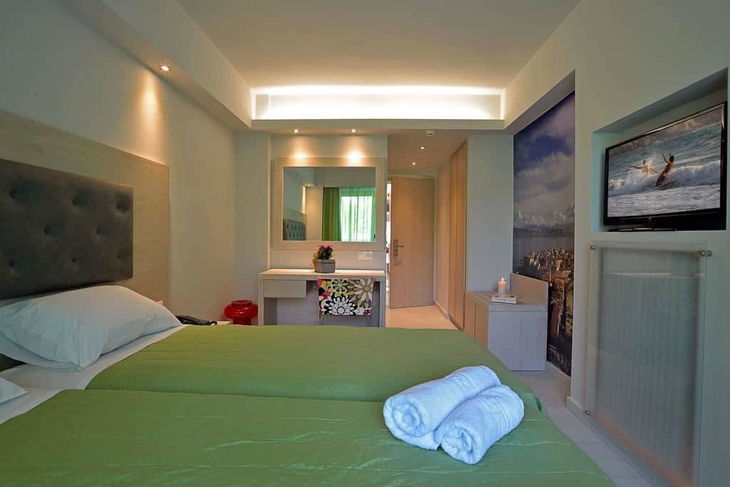 rooms-standard-design-twin-bedroom