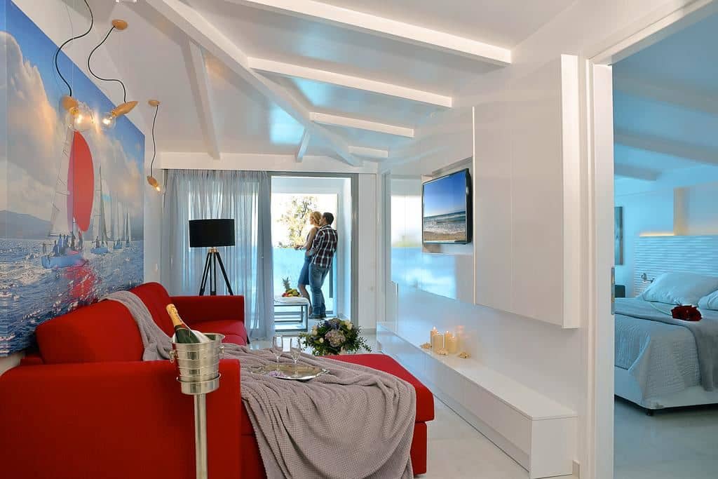 rooms-superior-design-suite