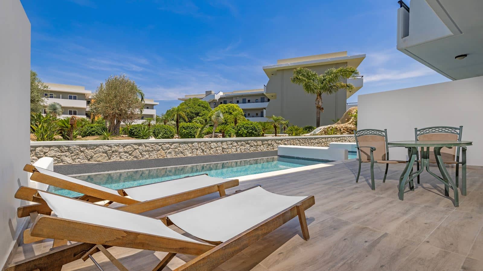 rooms-comfort-room-with-private-pool