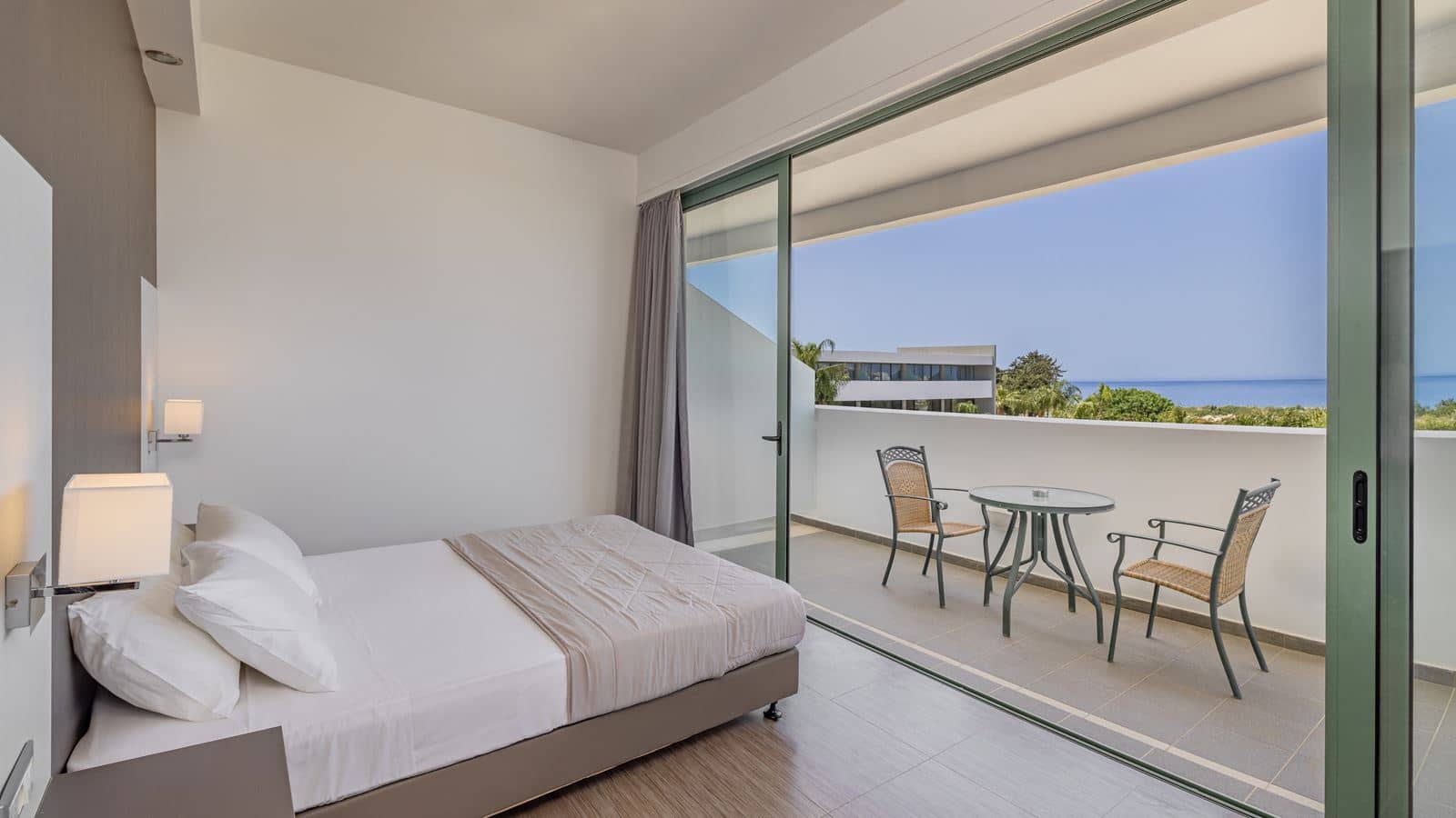 rooms-family-room-with-sliding-door