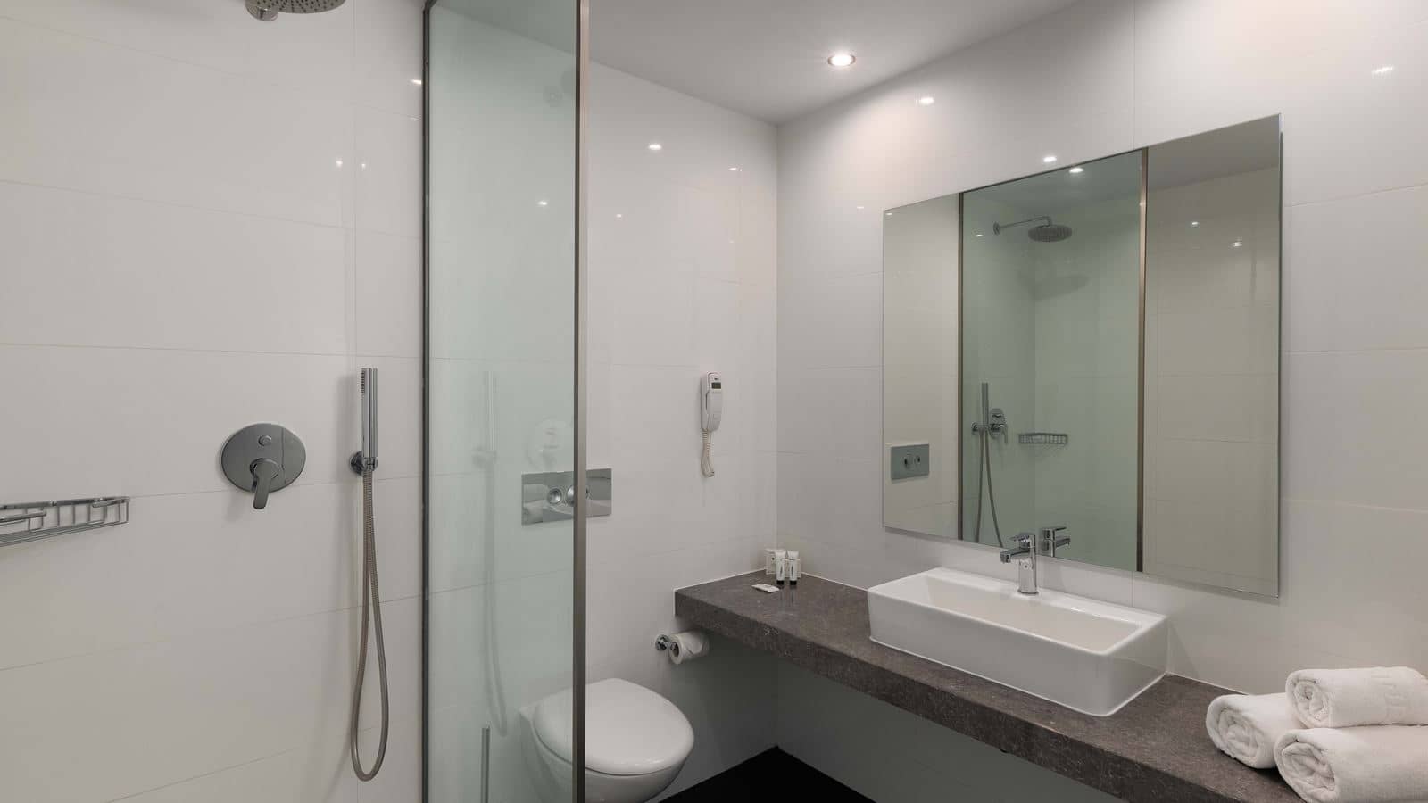rooms-double-deluxe-room-sidesea-view