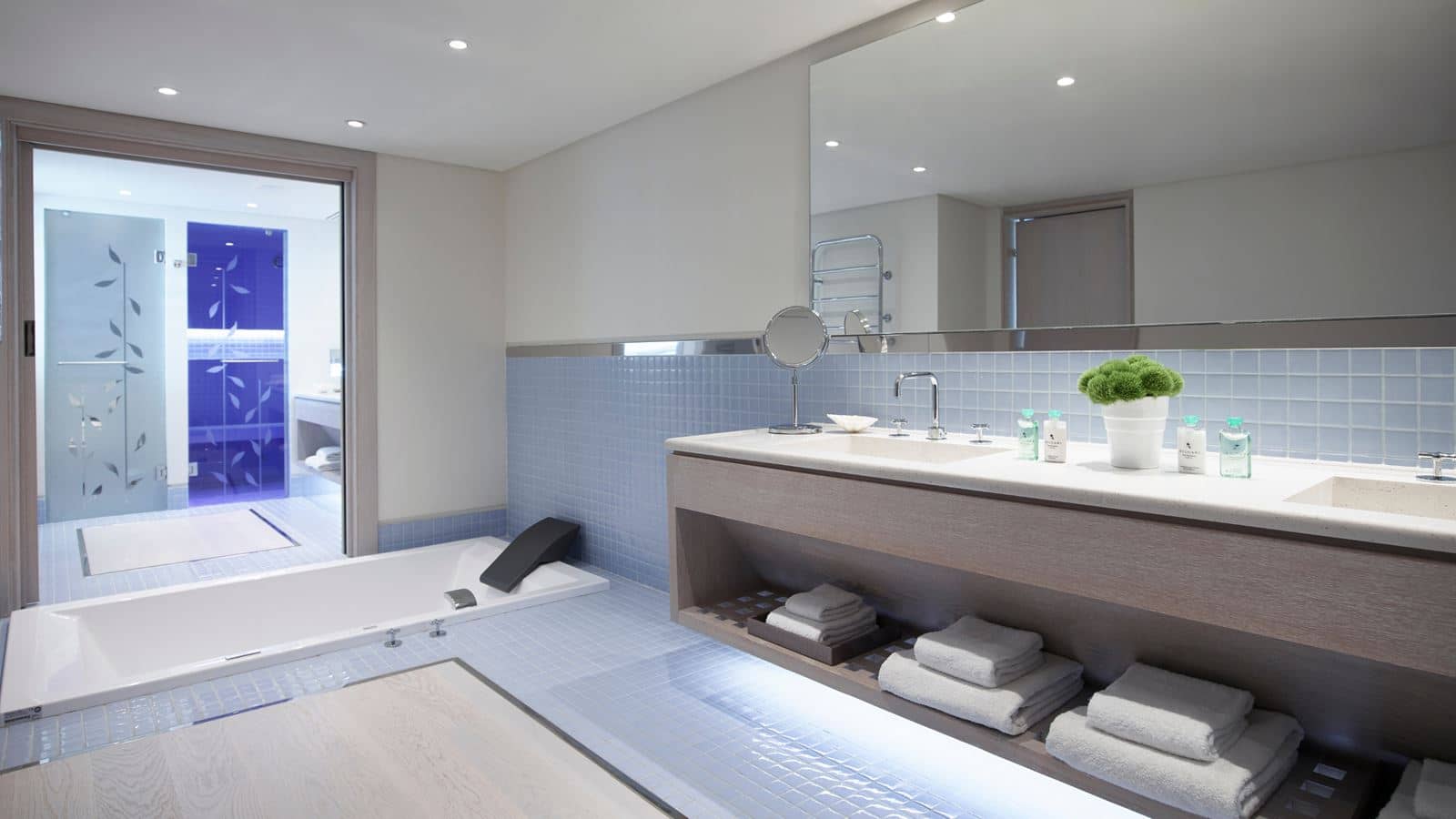 rooms-presidential-bungalow-suite-with-private--heated-pool