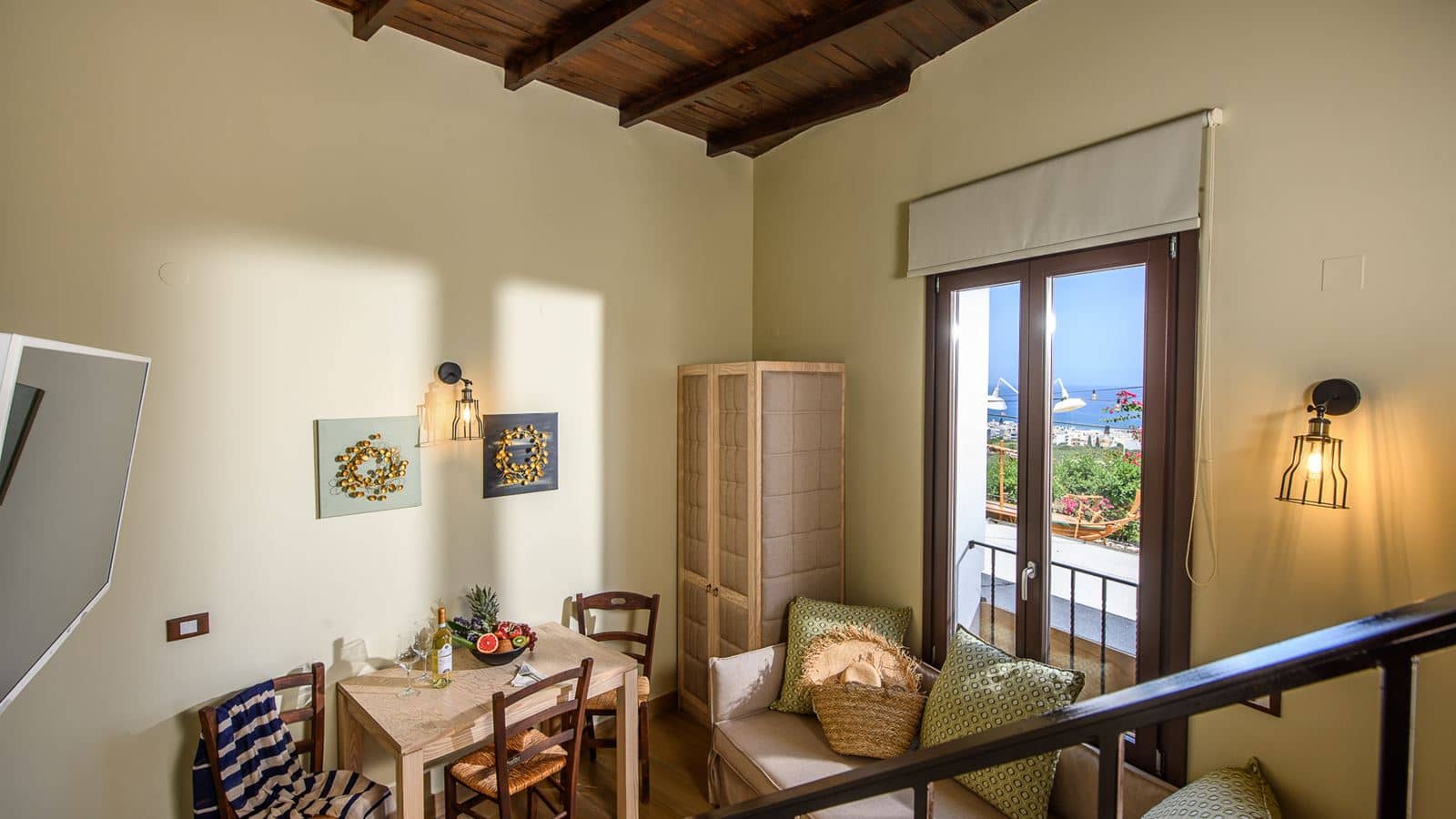 rooms-luxury-annex-split-level-suite