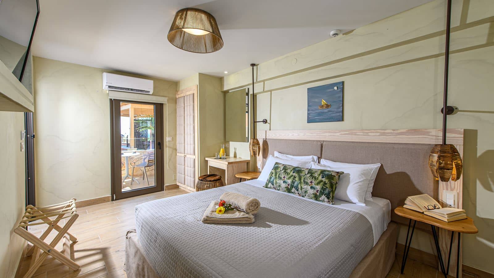 rooms-deluxe-room-inland-view