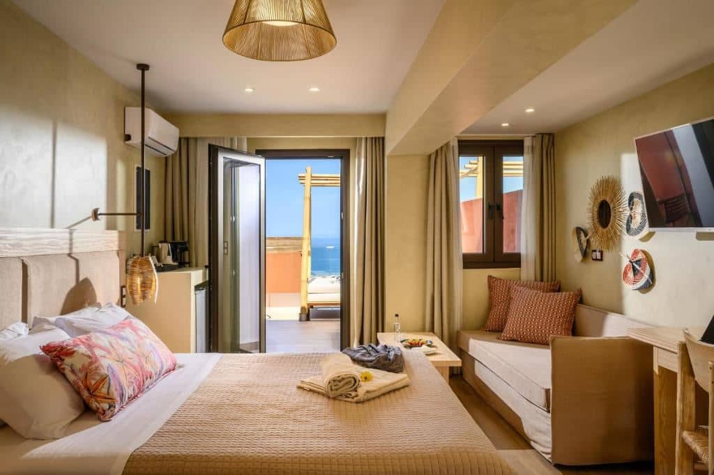 rooms-premium-room-sea-view-outdoor-jacuzzi
