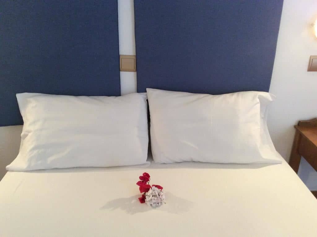 rooms-double-room-village-view