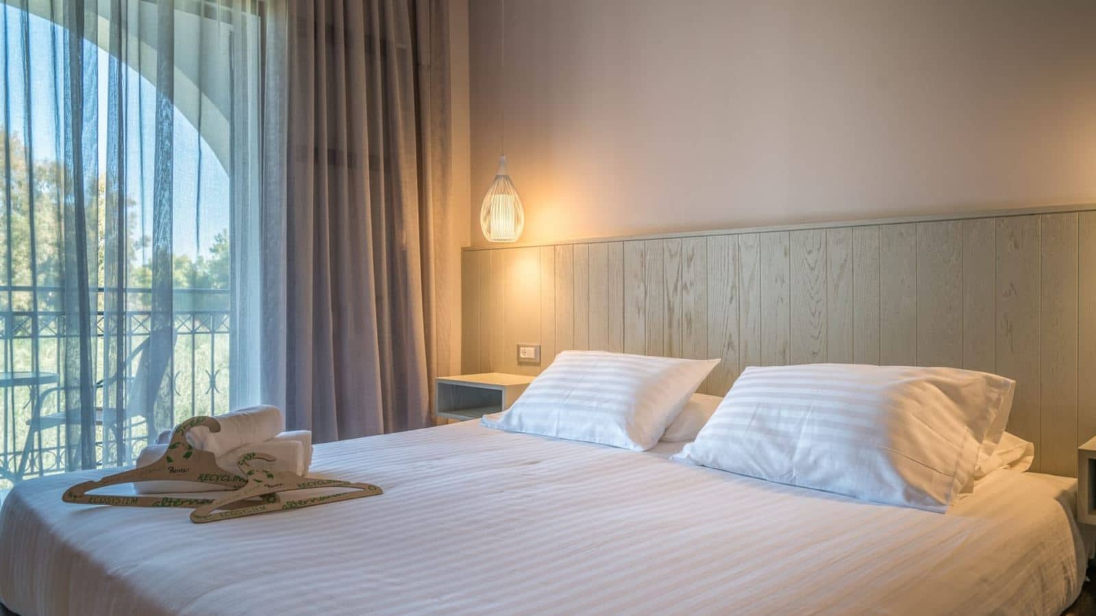 rooms-double-room-deluxe