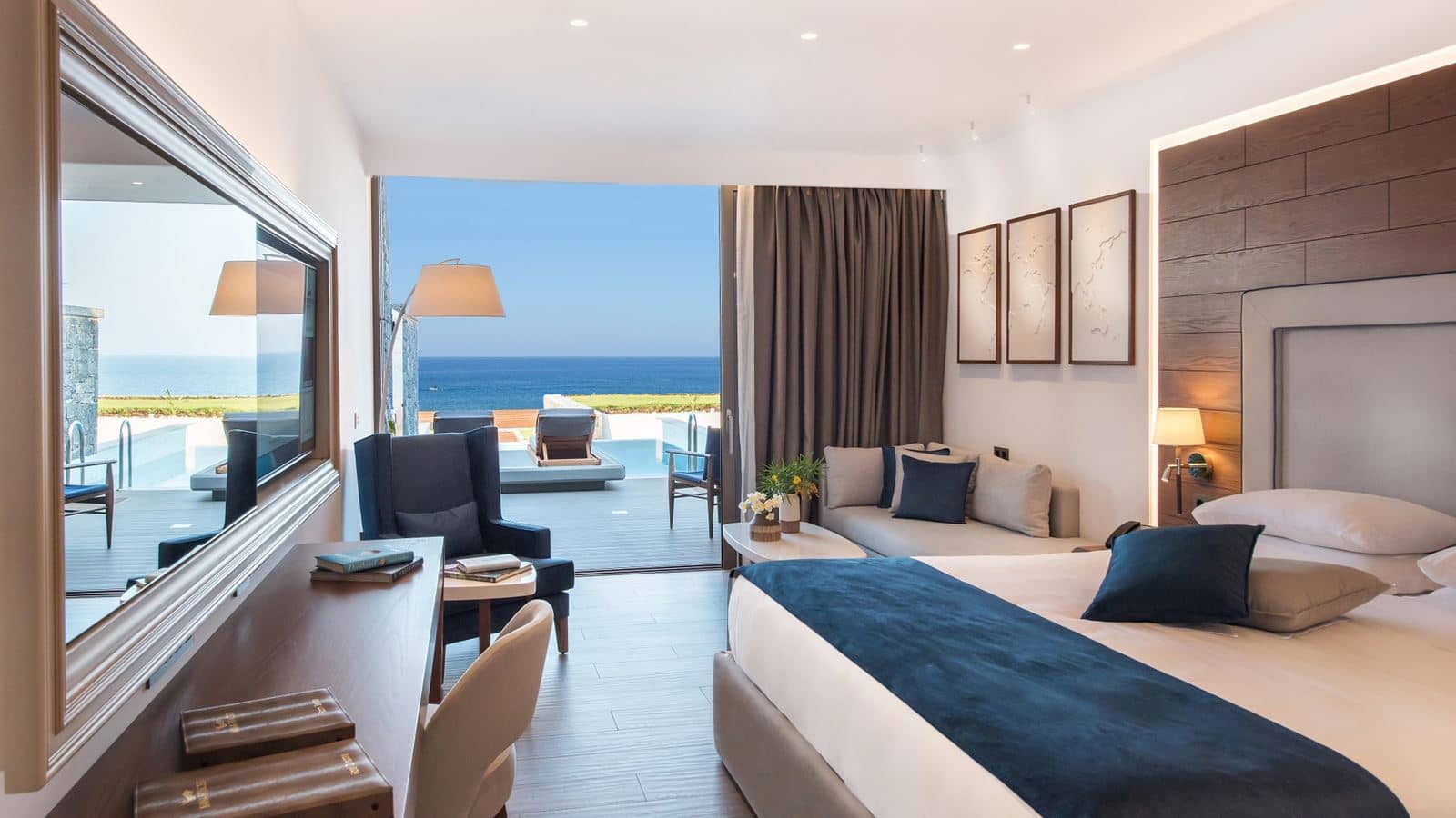 rooms-deluxe-junior-suite-pool-front-sea-view-with-private-pool