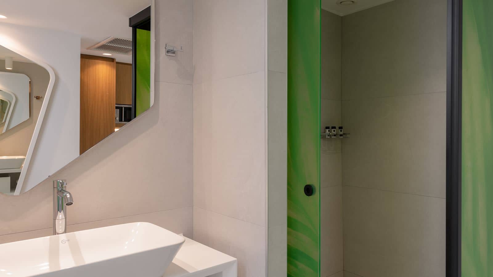 rooms-family-4bedded-room-with-sea-view