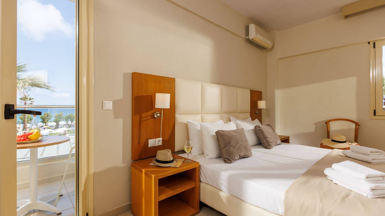 rooms-double-room-with-sea-view-balcony-or-terrace