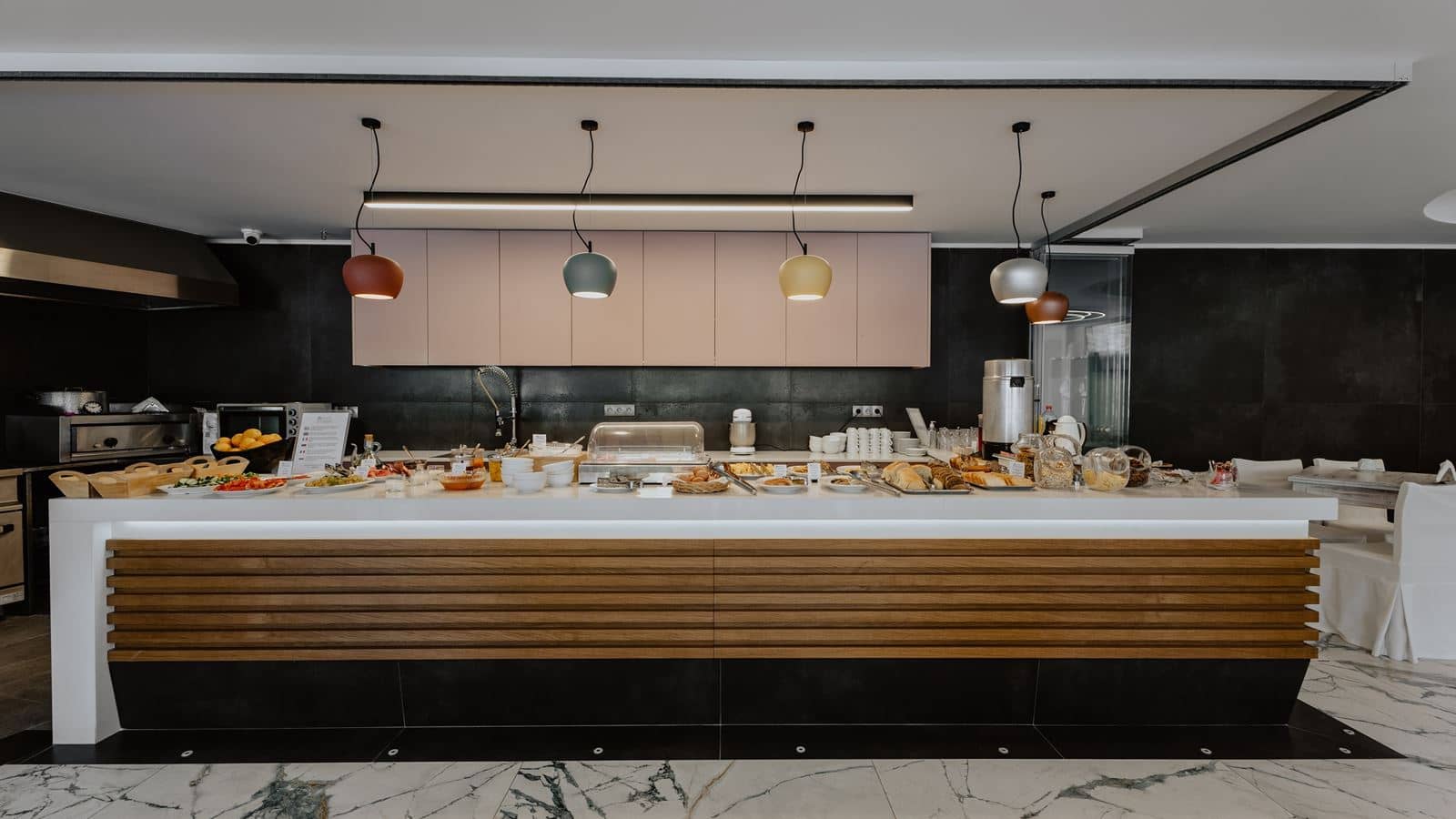 restaurants-restaurant
