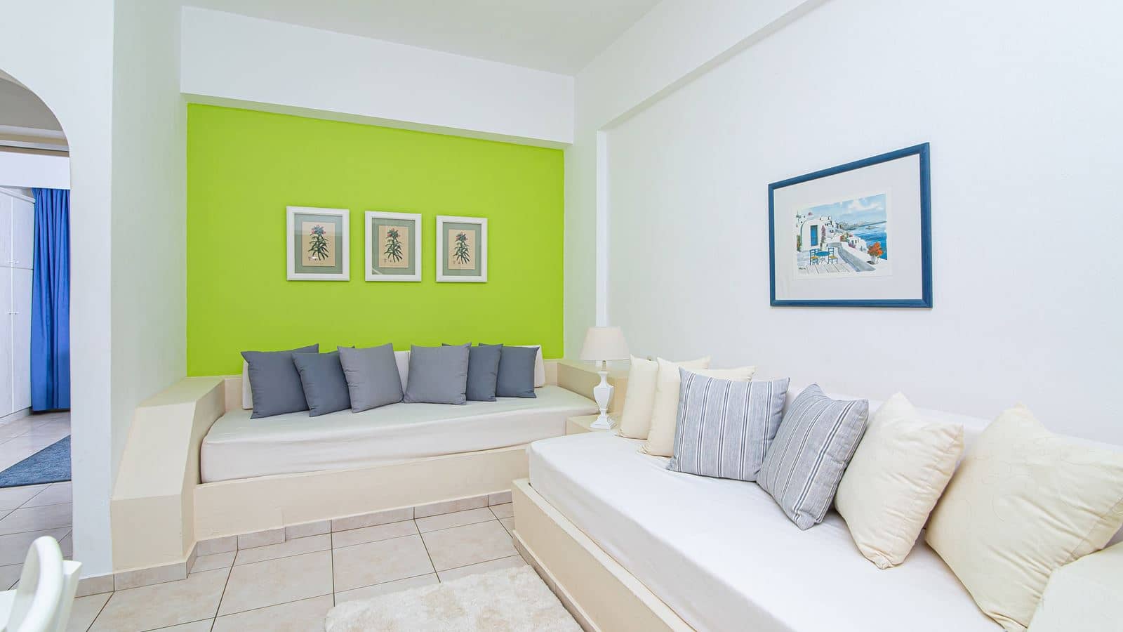 rooms-apartment-luxury-1-bedroom-seaview-balcony-or-terrace