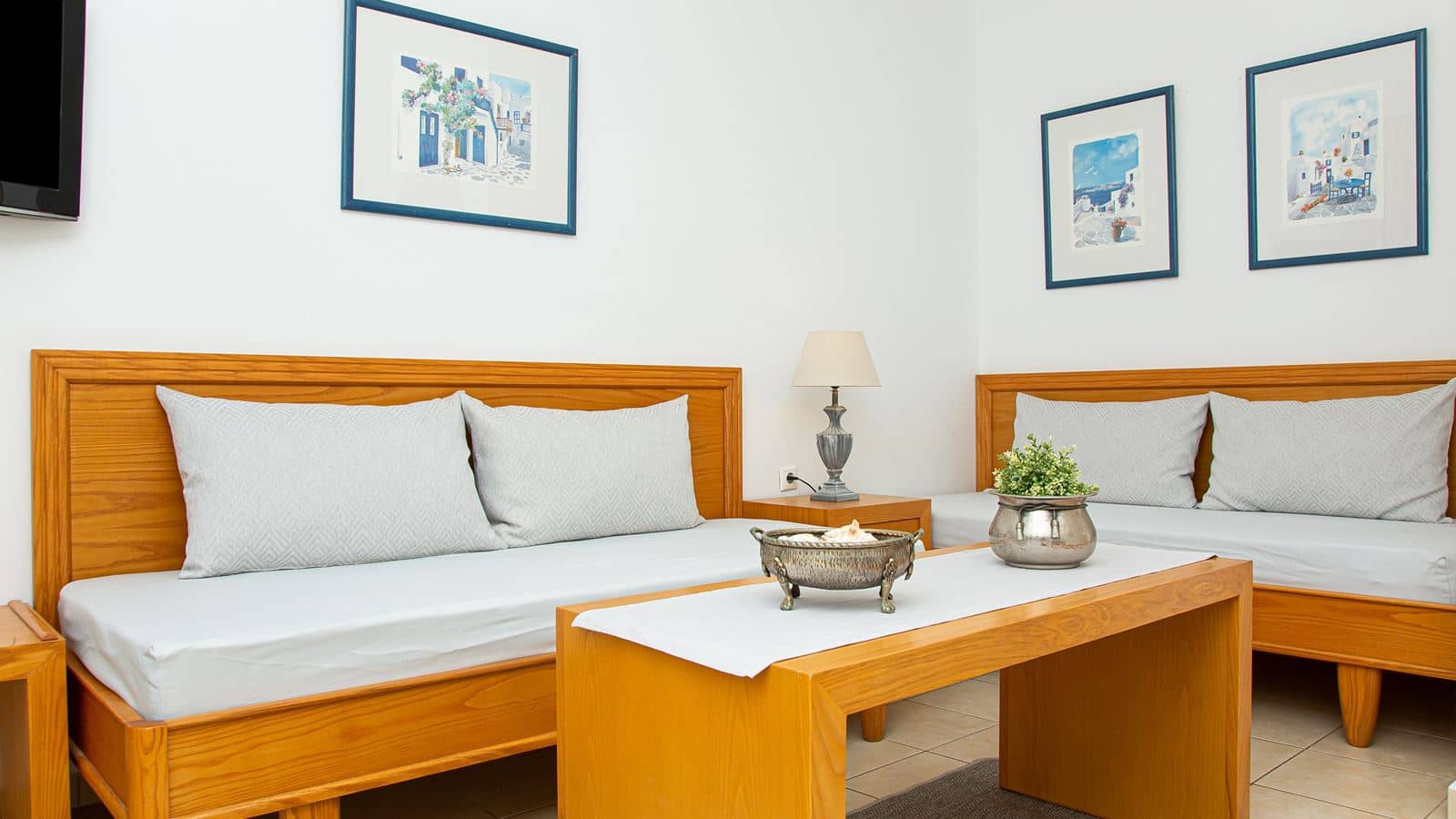 rooms-apartment-luxury-1-bedroom-seaview-balcony-or-terrace
