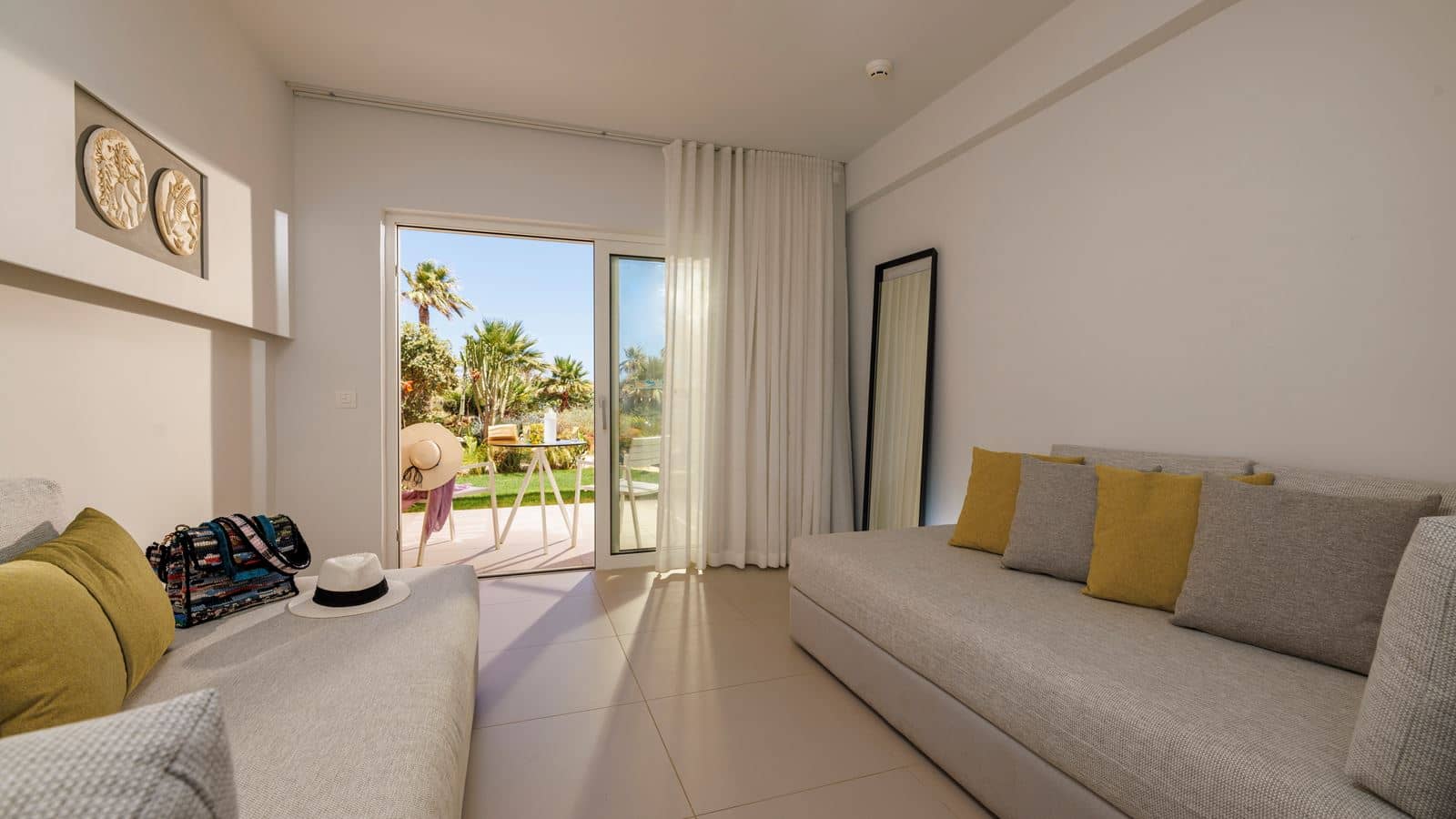 rooms-suite-2-bedrooms-gardenview