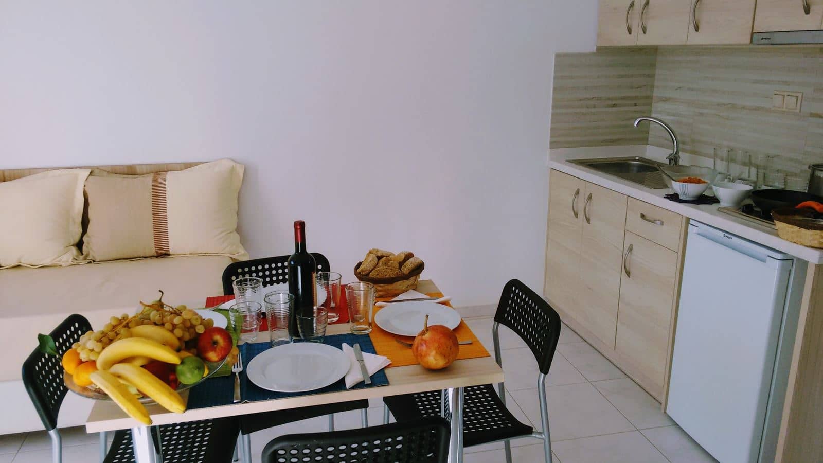 rooms-superior-1-bedroom-apartment-pool-or-sea-view-balcony-or-terrace