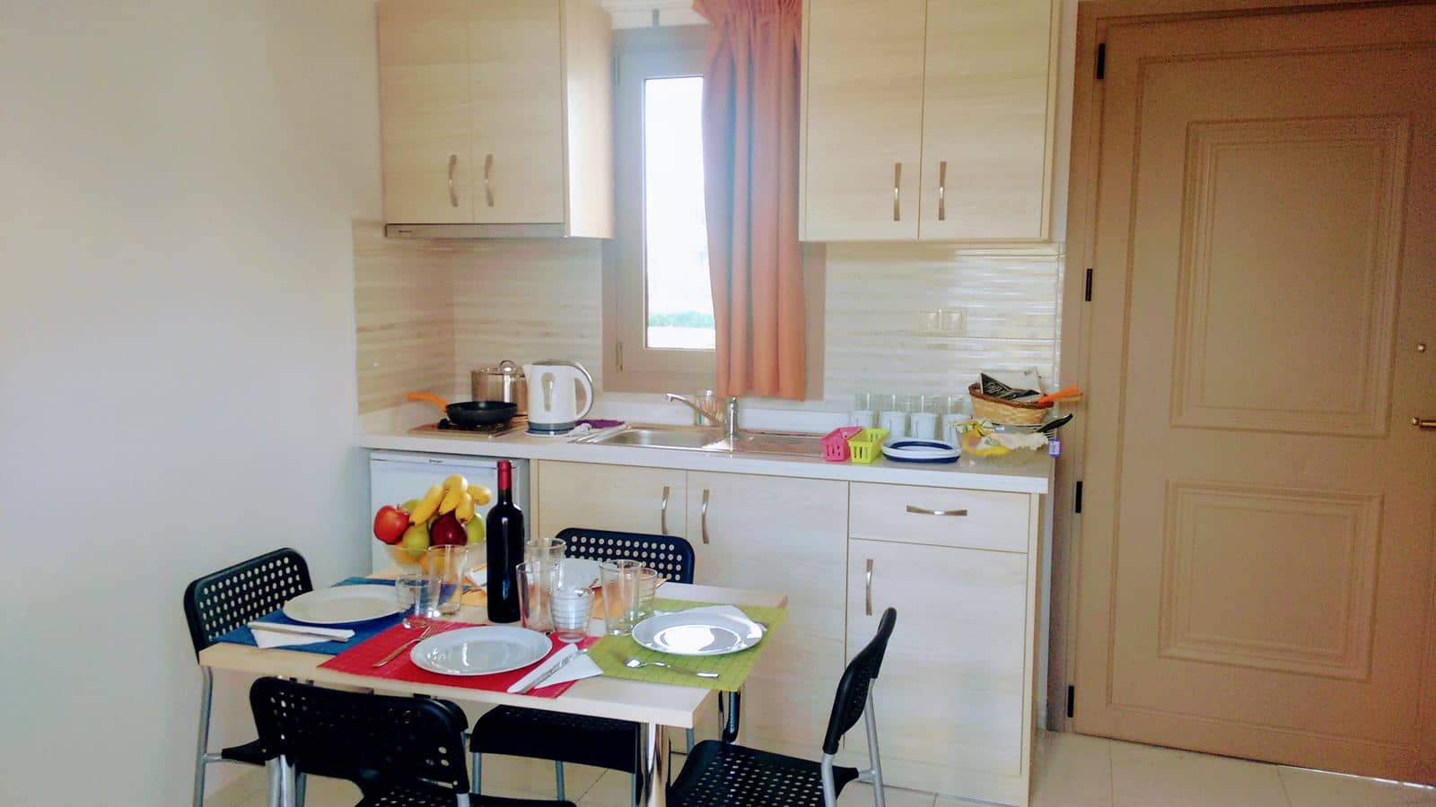 rooms-1-bedroom-triple-apartment-garden-view-balcony-or-terrace
