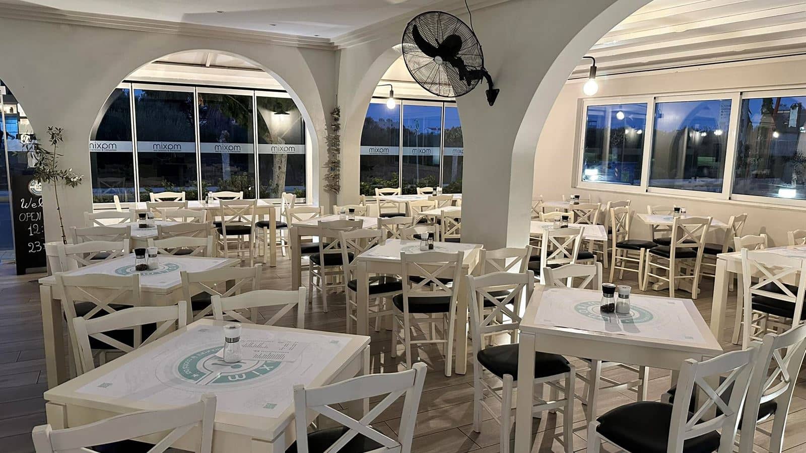 restaurants-maxim-restaurant