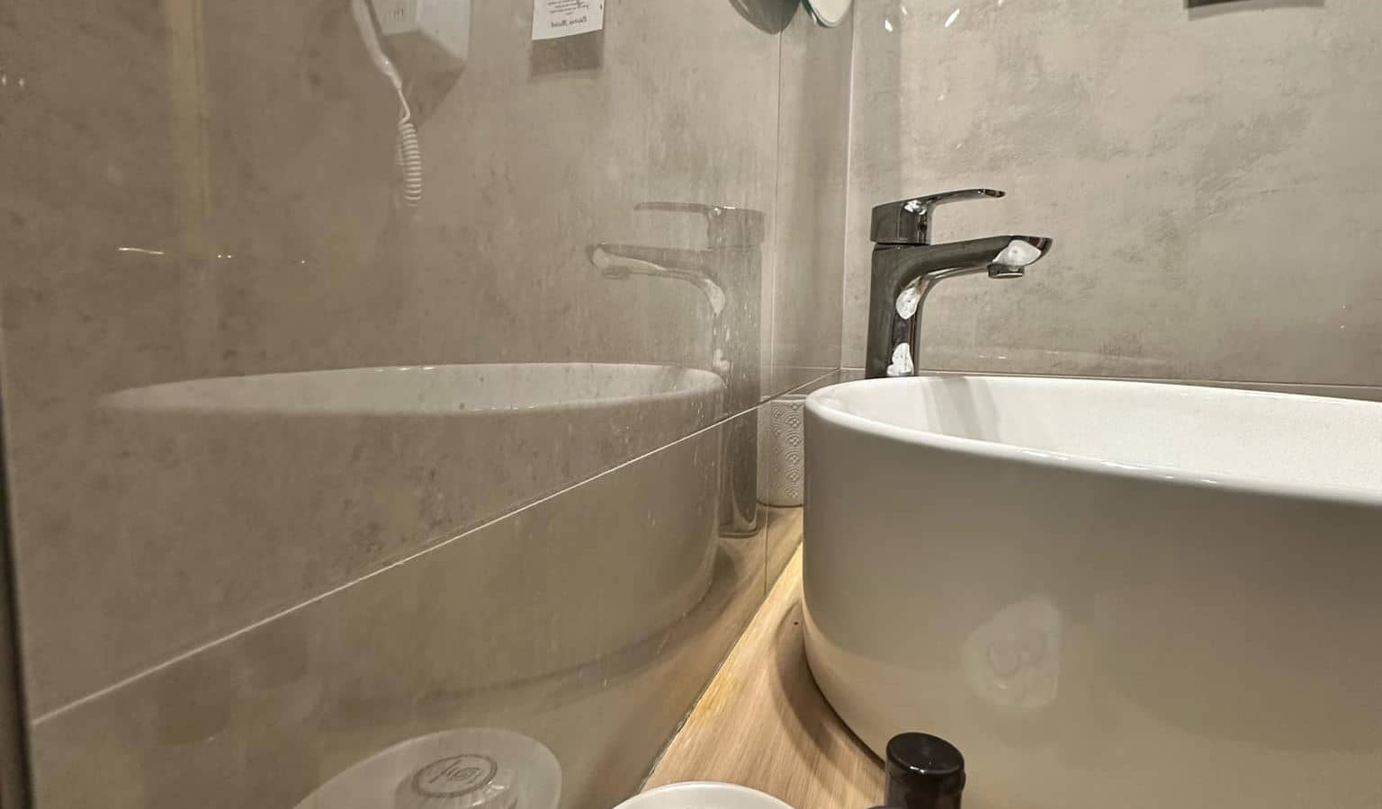 rooms-superior-double-or-twin-room