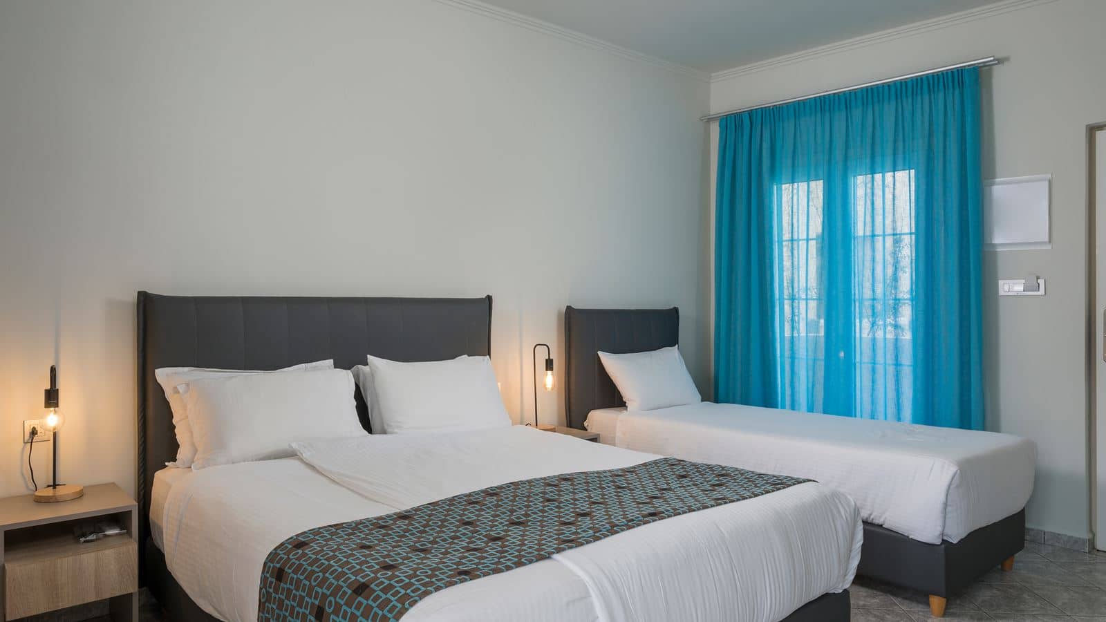 rooms-triple-room