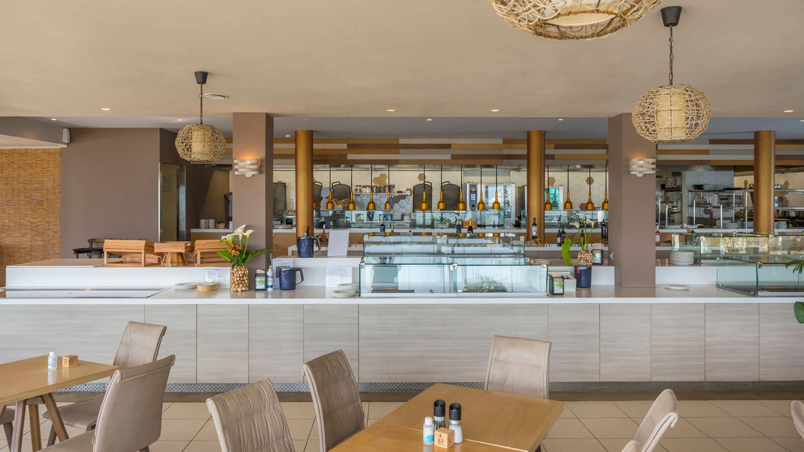 restaurants-lyra-restaurant
