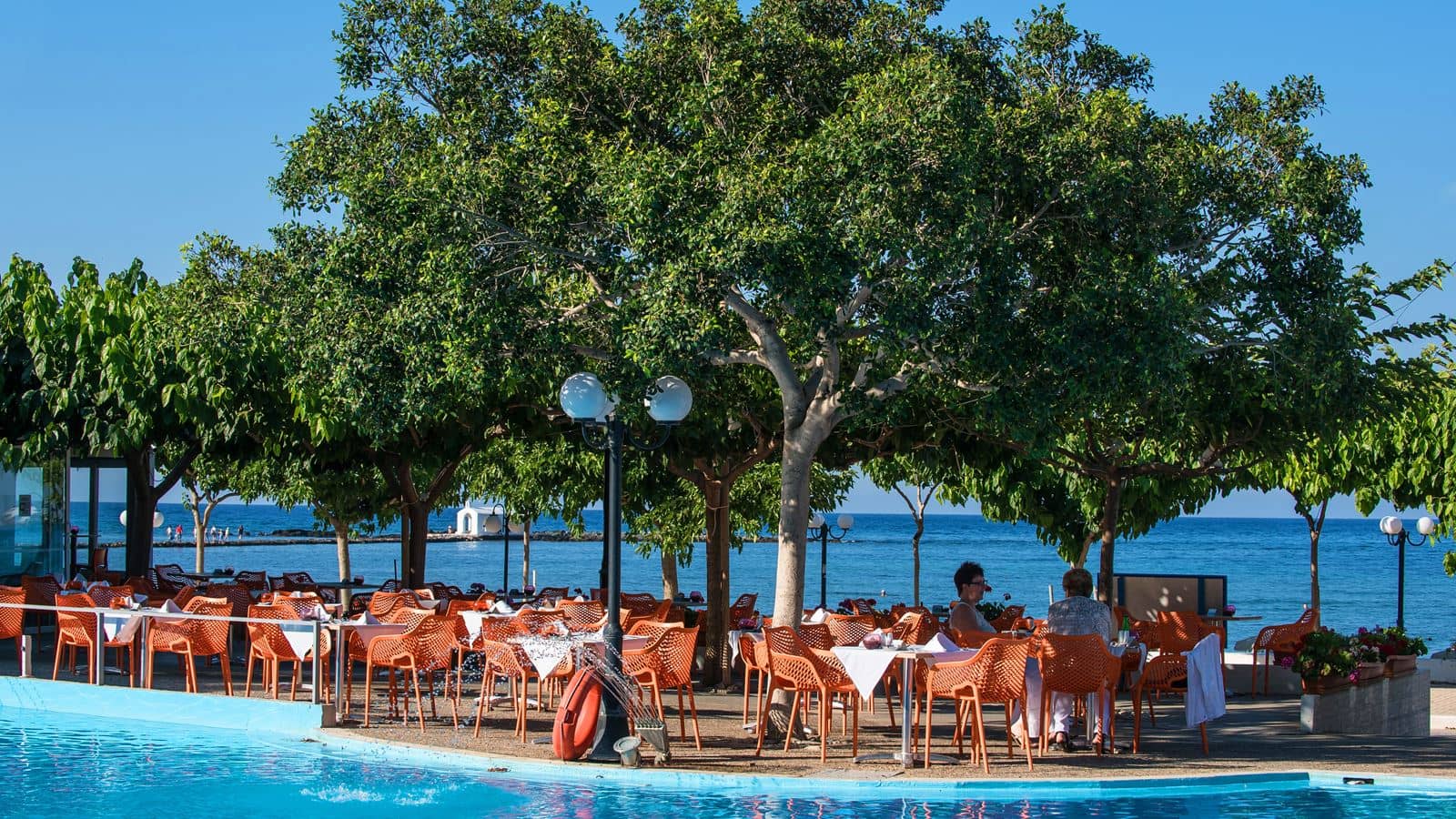 bars-lyra-pool-bar