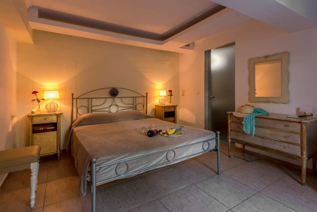 rooms-double-room-private-jacuzzi