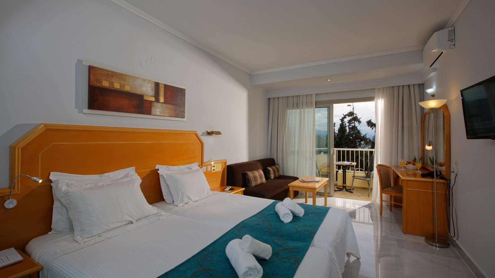 rooms-deluxe-room-sea-view
