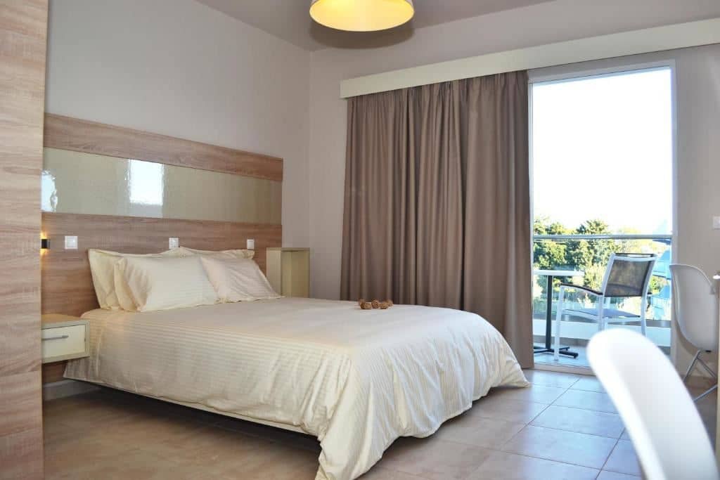 rooms-superior-studio-balcony