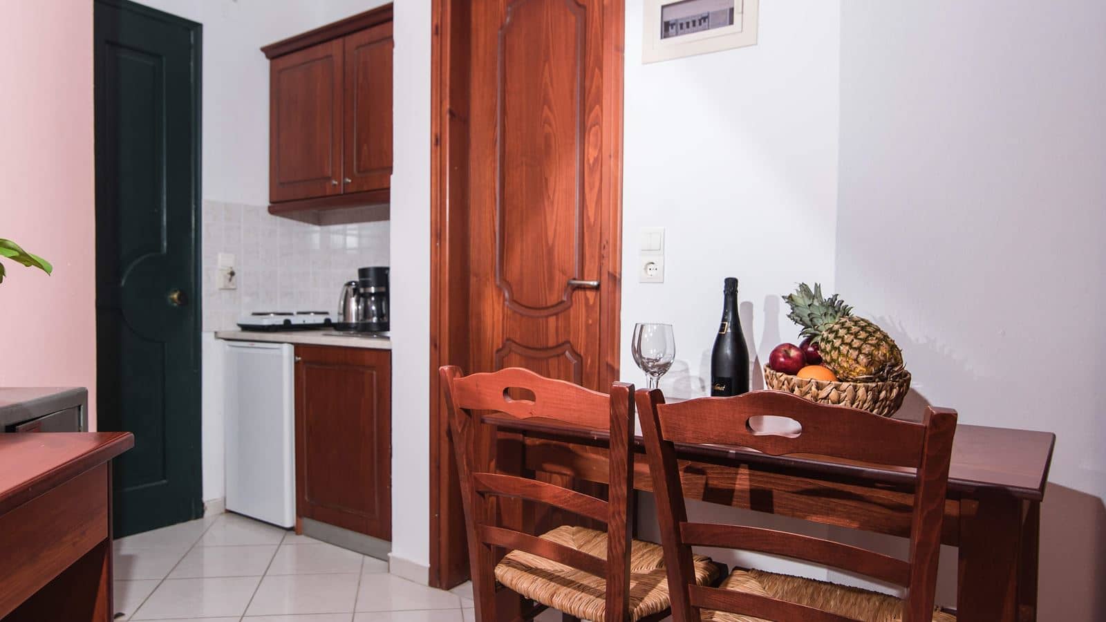 rooms-standard-studio-pool-view-or-side-sea-view-2-pax