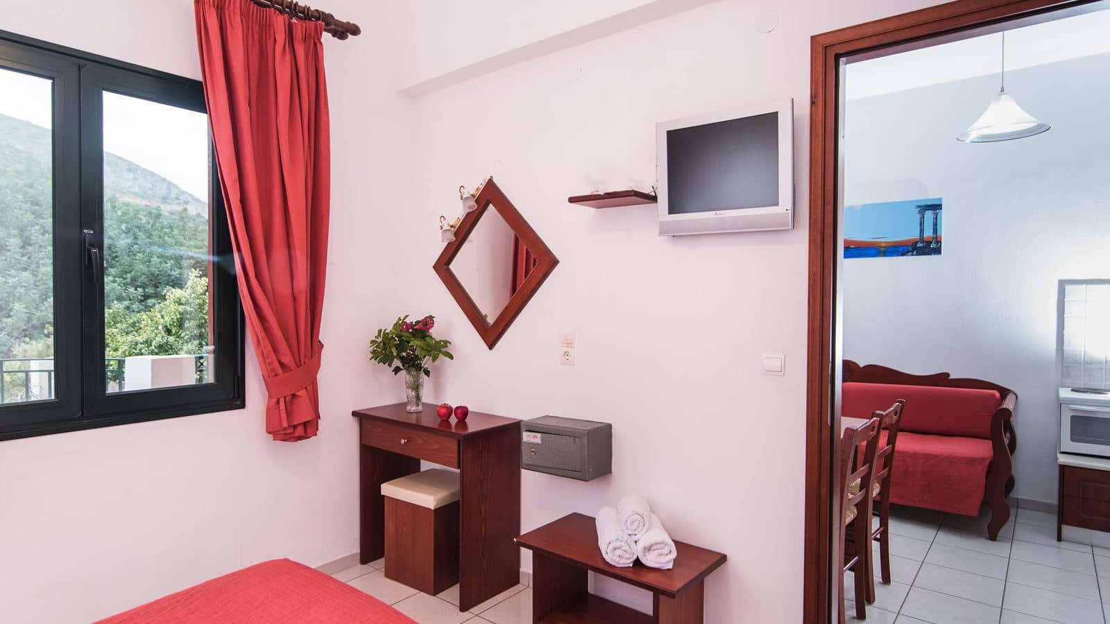 rooms-one-bedroom-apartment-garden-view-or-side-sea-view-3-pax