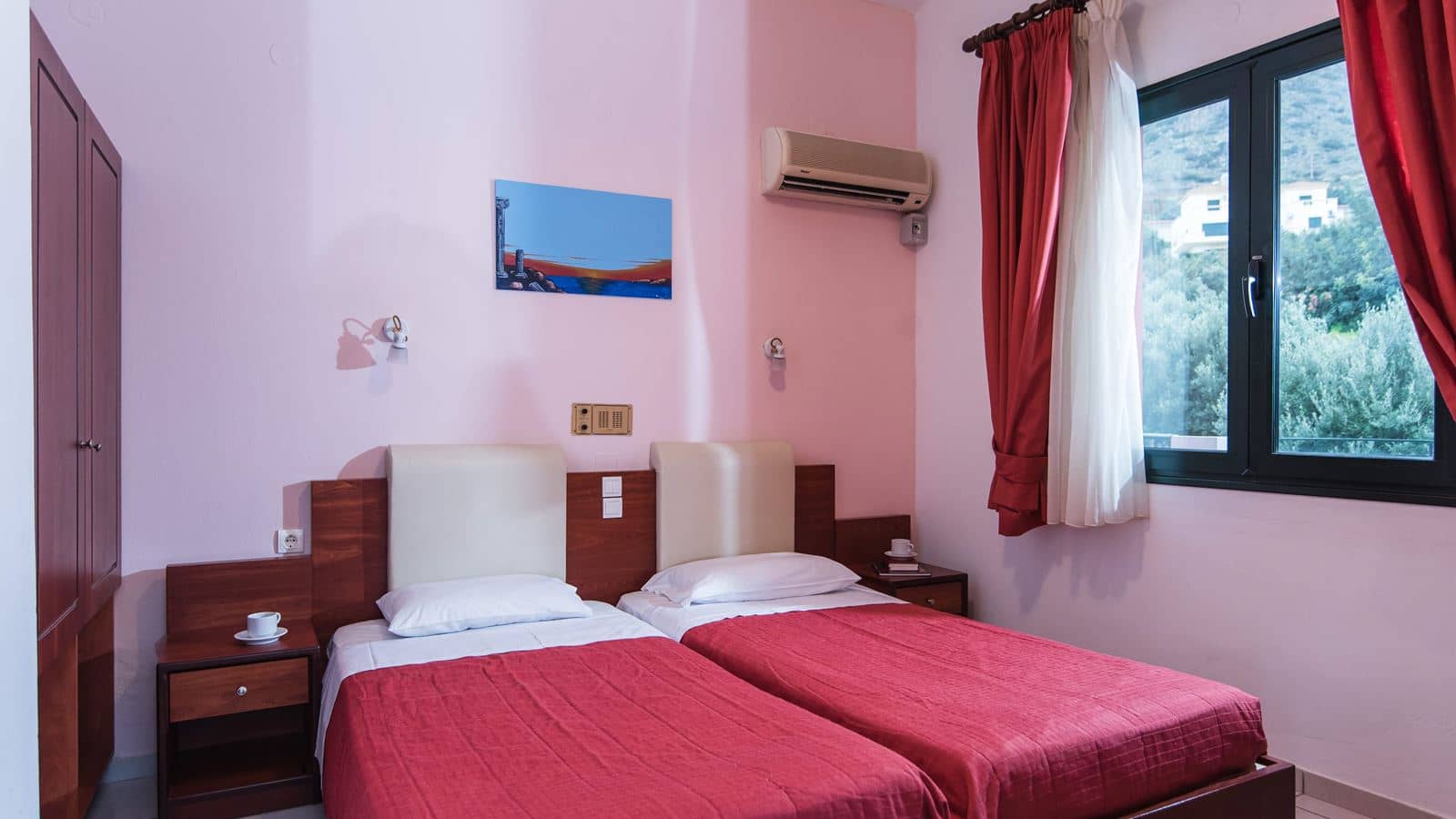 rooms-one-bedroom-apartment-garden-view-or-side-sea-view-3-pax