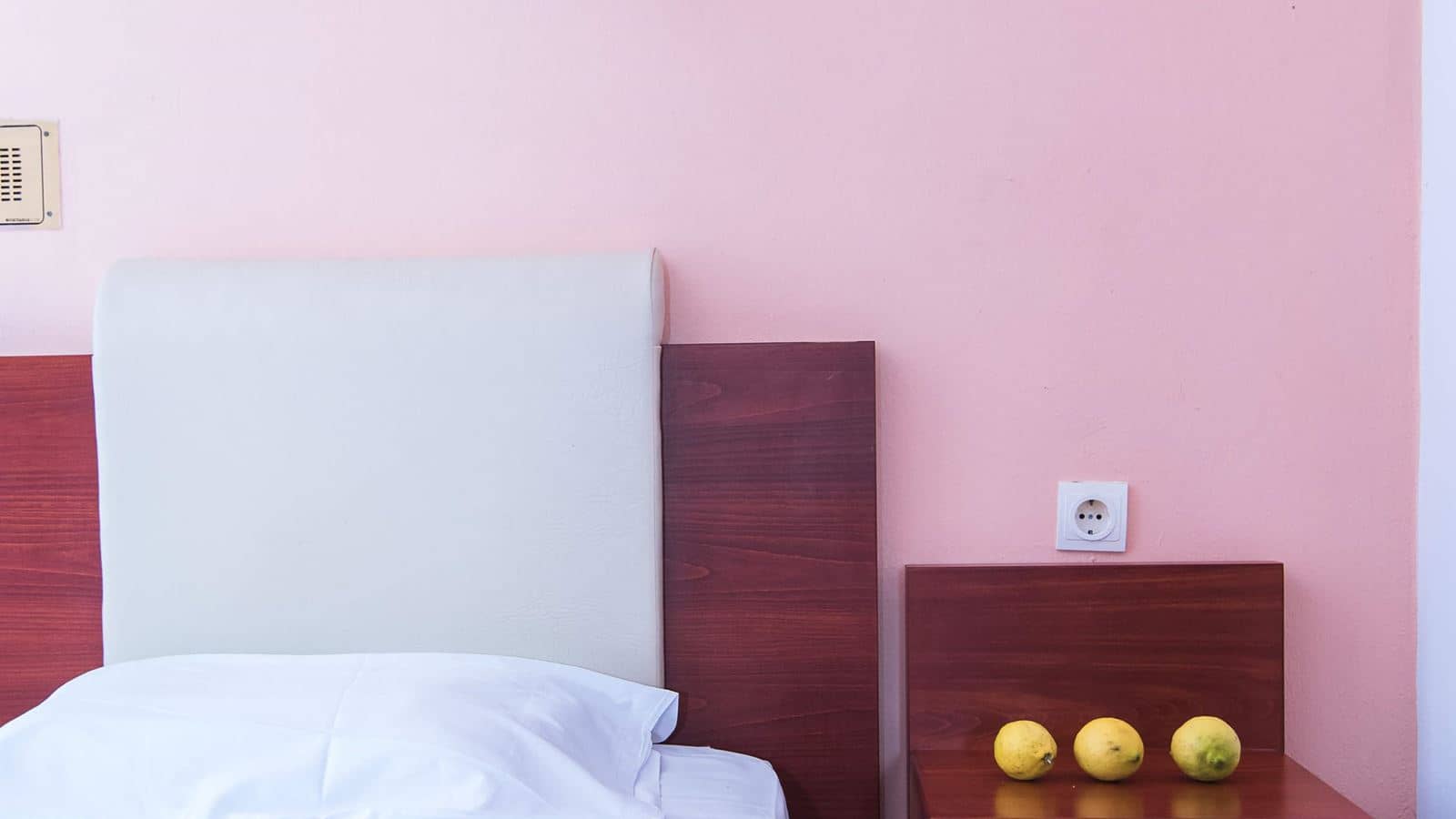 rooms-one-bedroom-apartment-garden-view-or-side-sea-view-4-pax