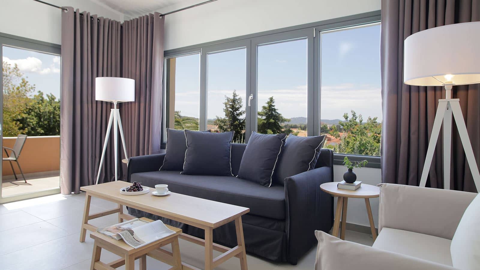 rooms-senior-suite-garden-view