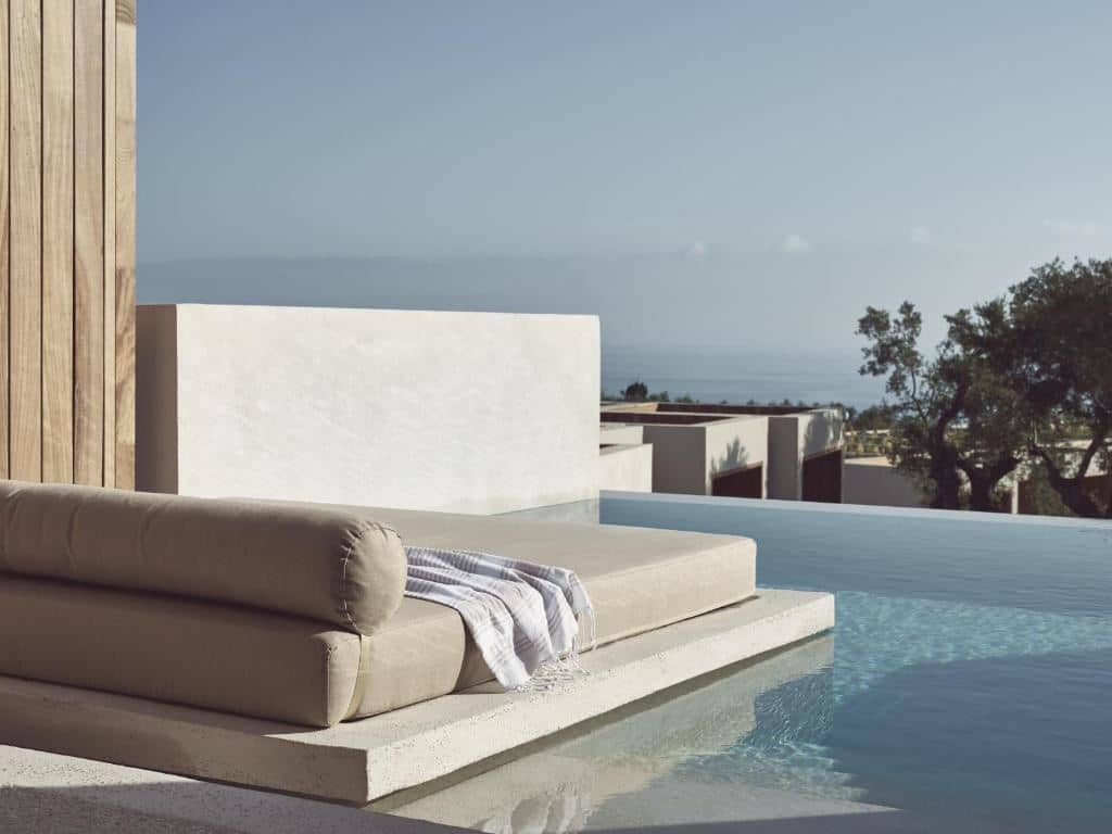 rooms-executive-suite-private-pool-sea-view