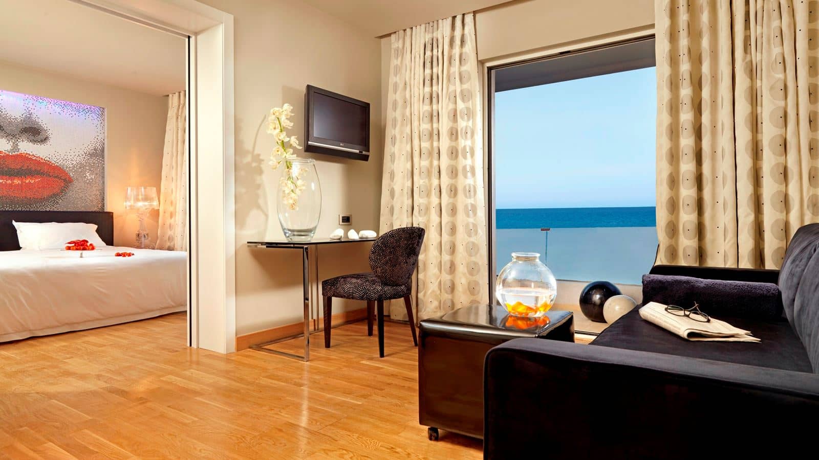 rooms-luxury-family-1-bedroom-suite