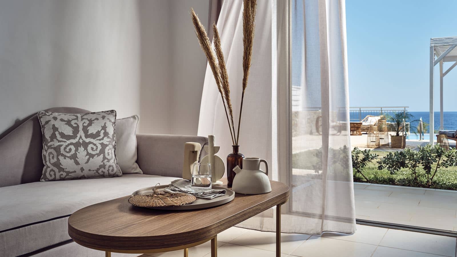 rooms-luxury-suite-sea-view-with-private-pool