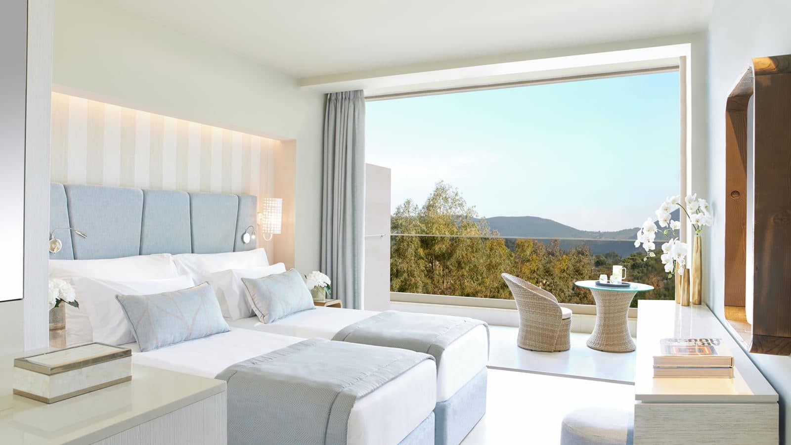 rooms-family-room-inland-view