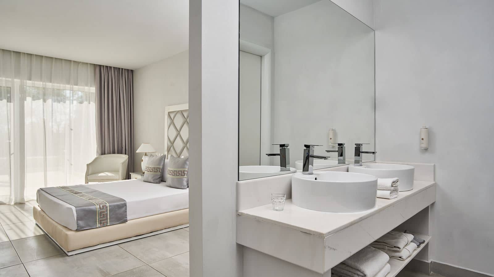 rooms-villa-with-private-pool