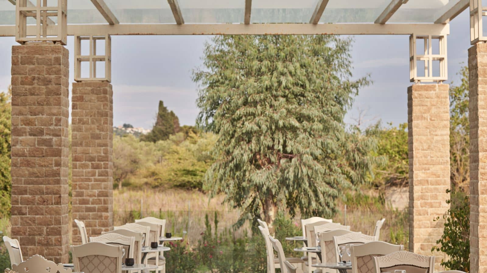 restaurants-ermis-main-restaurant