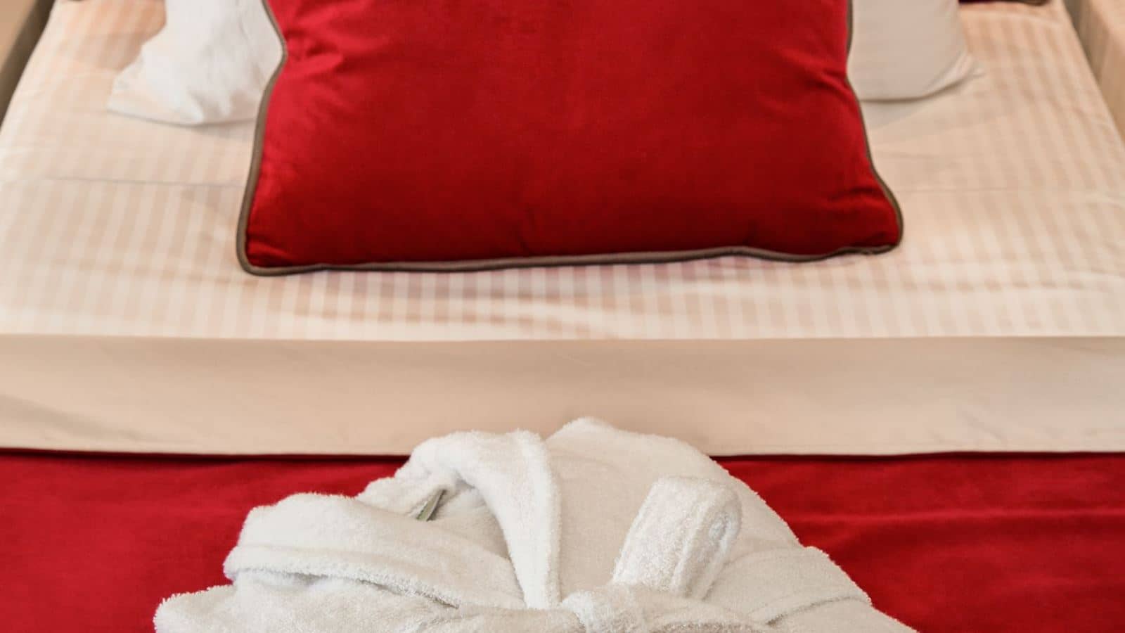 rooms-superior-double-limited-bay-view