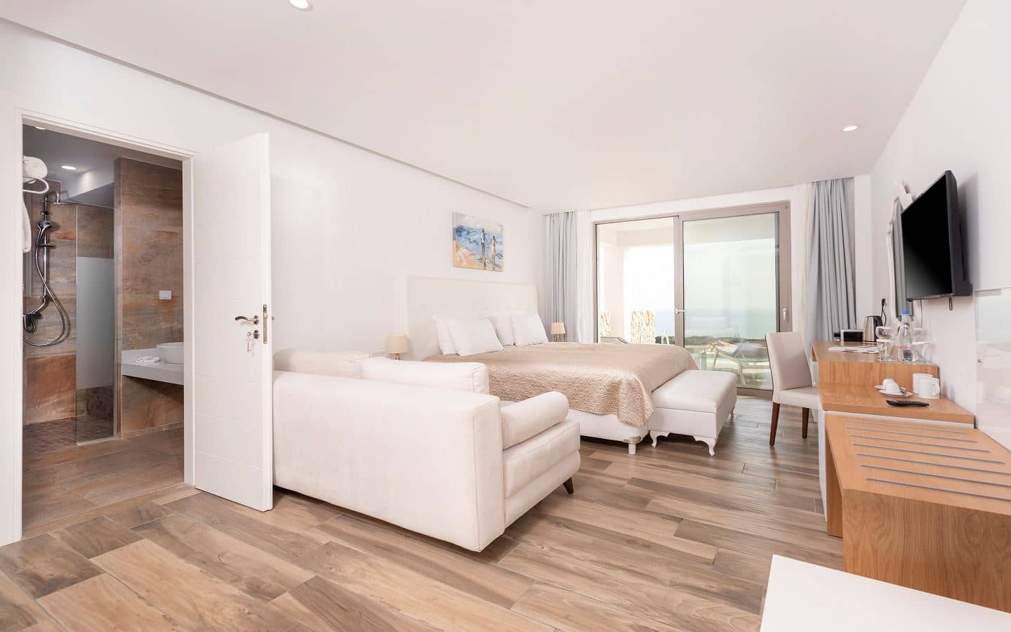 rooms-pool-experience-junior-suite-sea-view