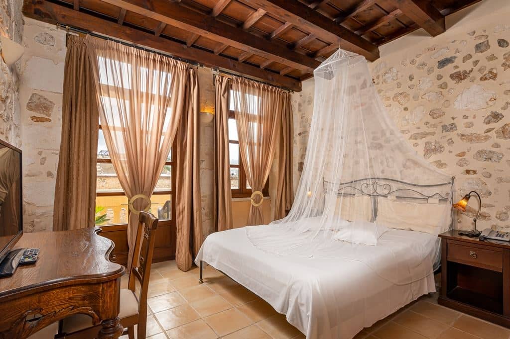 rooms-superior-double-room