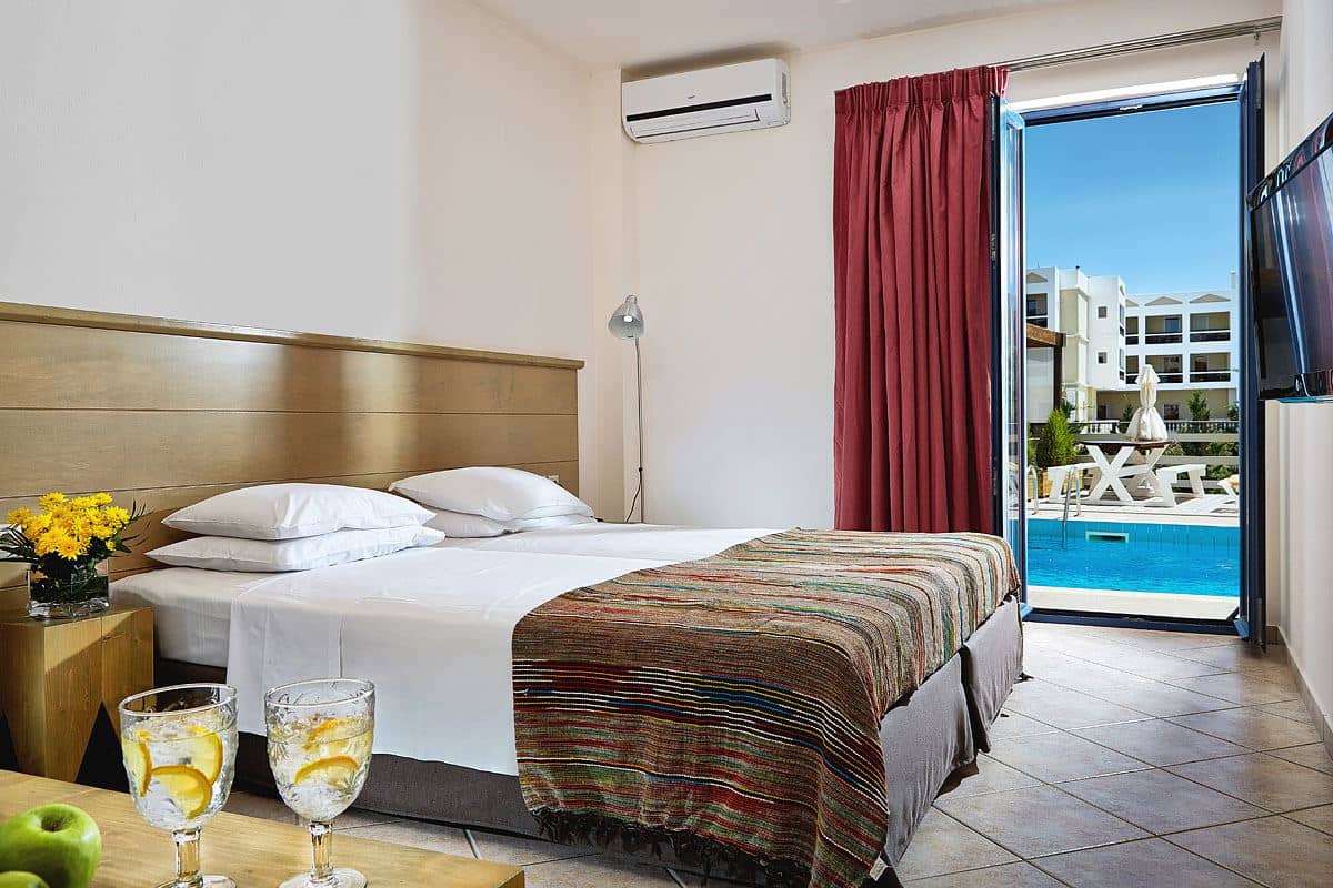 rooms-room-double-balcony-or-terrace