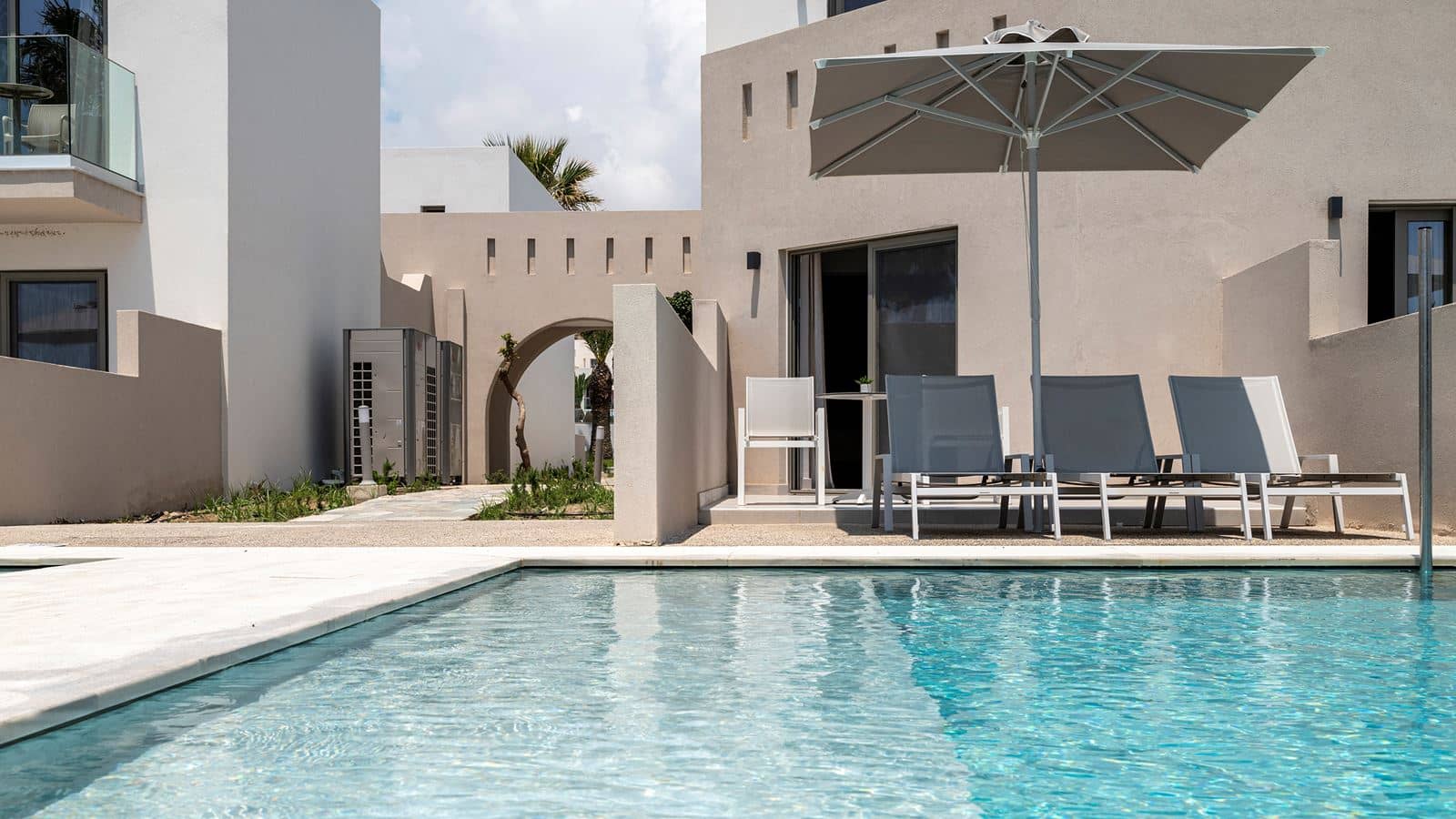 rooms-junior-suite-swim-up