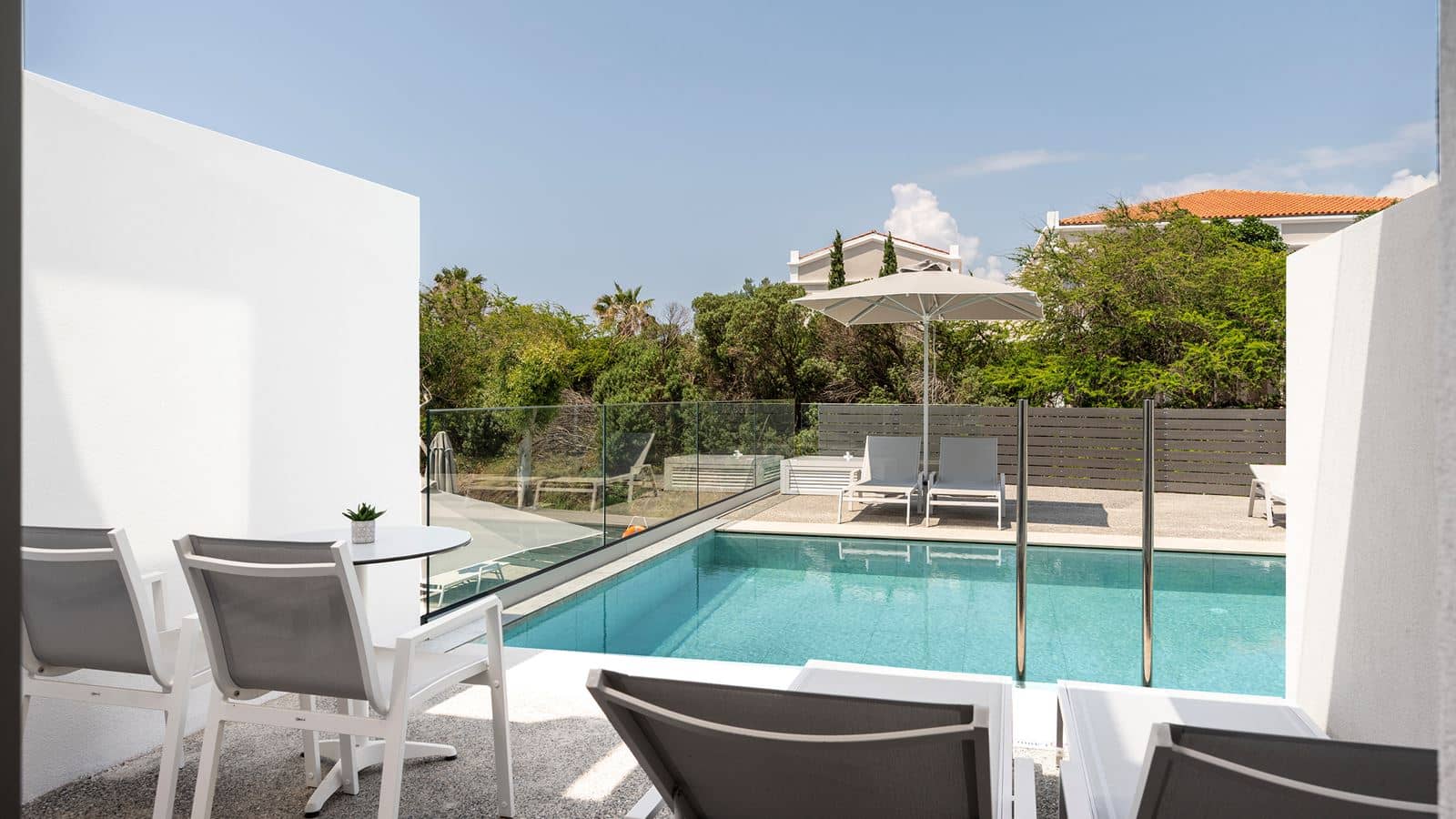 rooms-double-landview-swim-up
