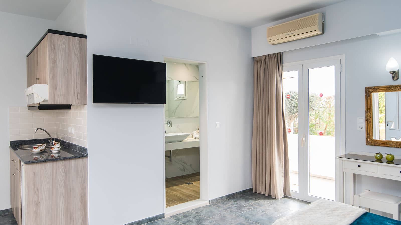 rooms-studio-superior-triple-garden-view