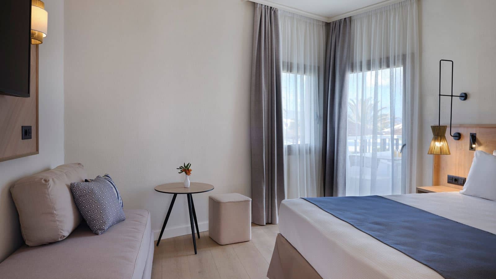 rooms-room-triple-inland-view